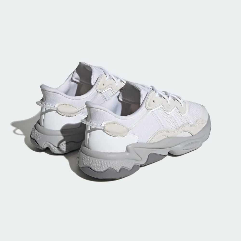 adidas Originals Men's Ozweego Athletic and Casual Sneaker Shoes