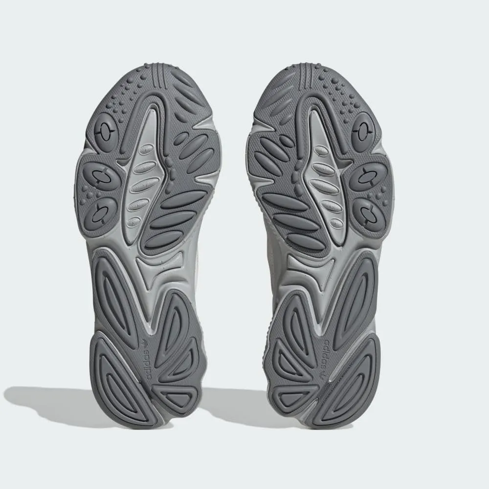 adidas Originals Men's Ozweego Athletic and Casual Sneaker Shoes