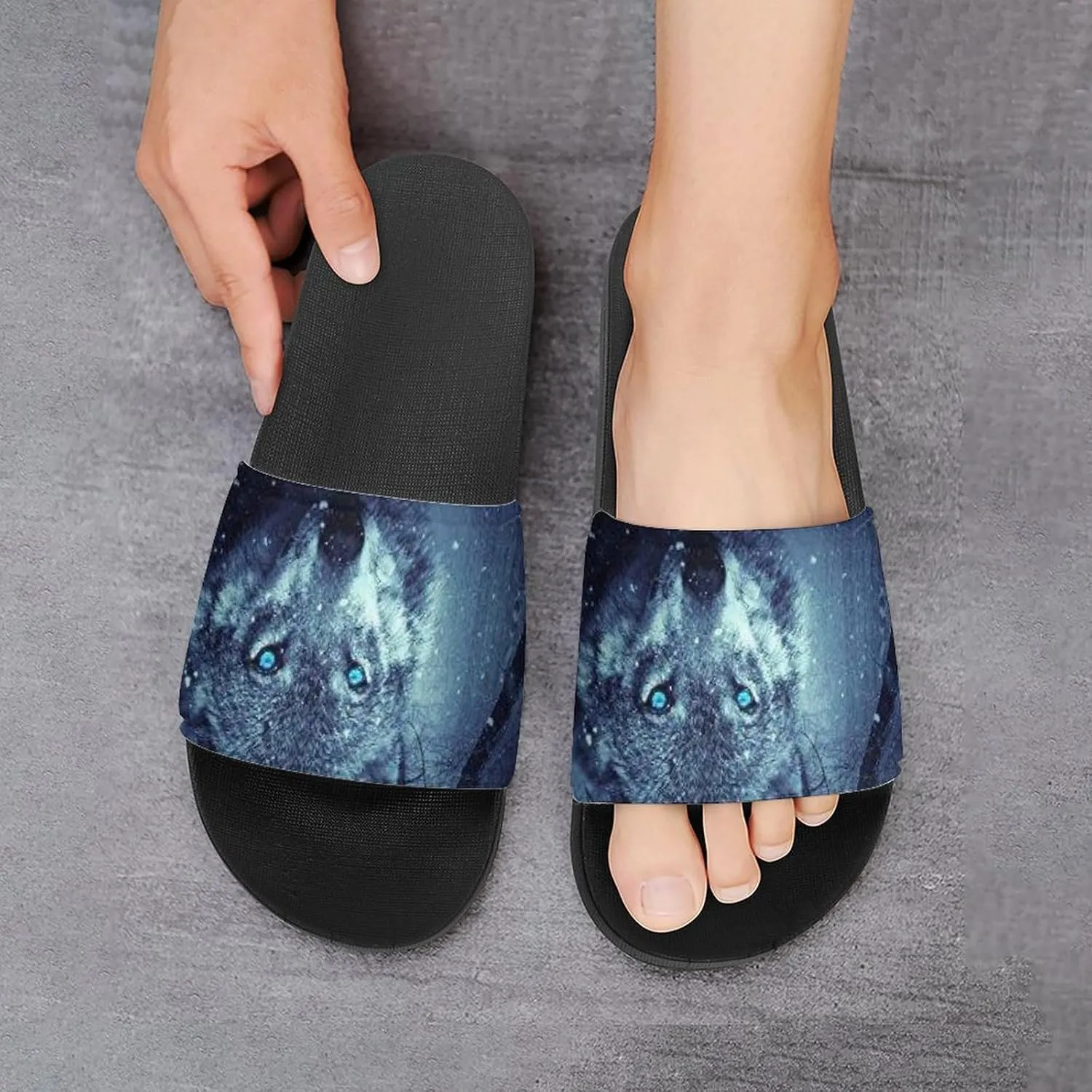 Arctic Snow Wolf Shower Shoes PVC Home Slippers Non-Slip Quick Drying Bathroom Slipper for Indoor And Outdoor