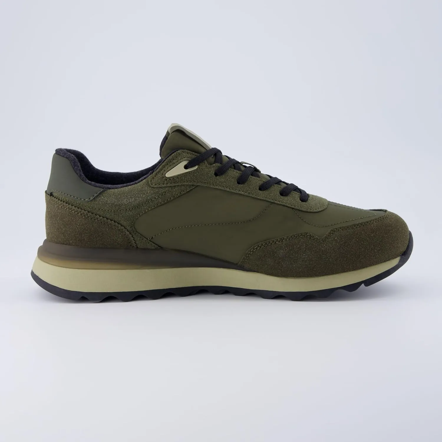 CUSHIONAIRE Men's Crest lace up Sneaker with  Comfort Foam