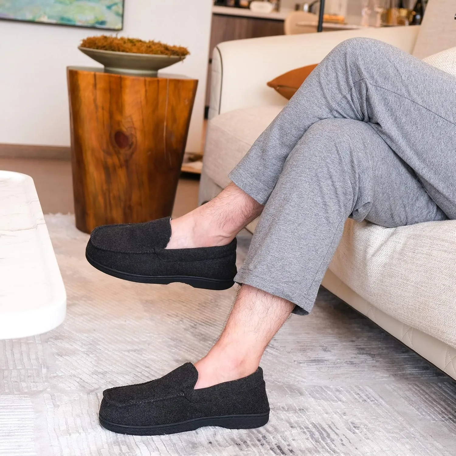 DL Men's Memory Foam Moccasin Slippers Breathable Moccasin Slippers Micro Wool House Shoes Anti-Slip Sole Indoor Outdoor