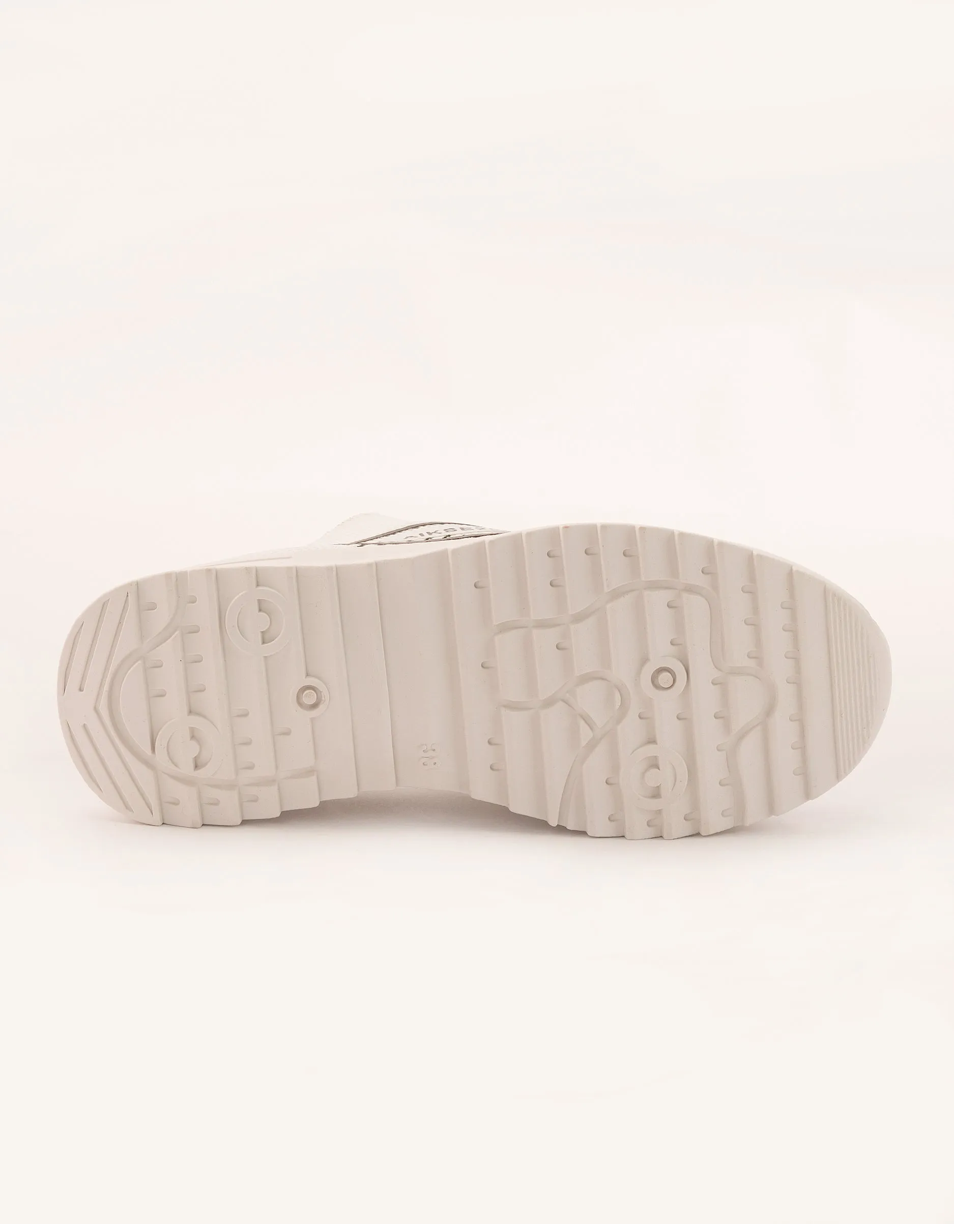Electro Mesh Walking Sneakers