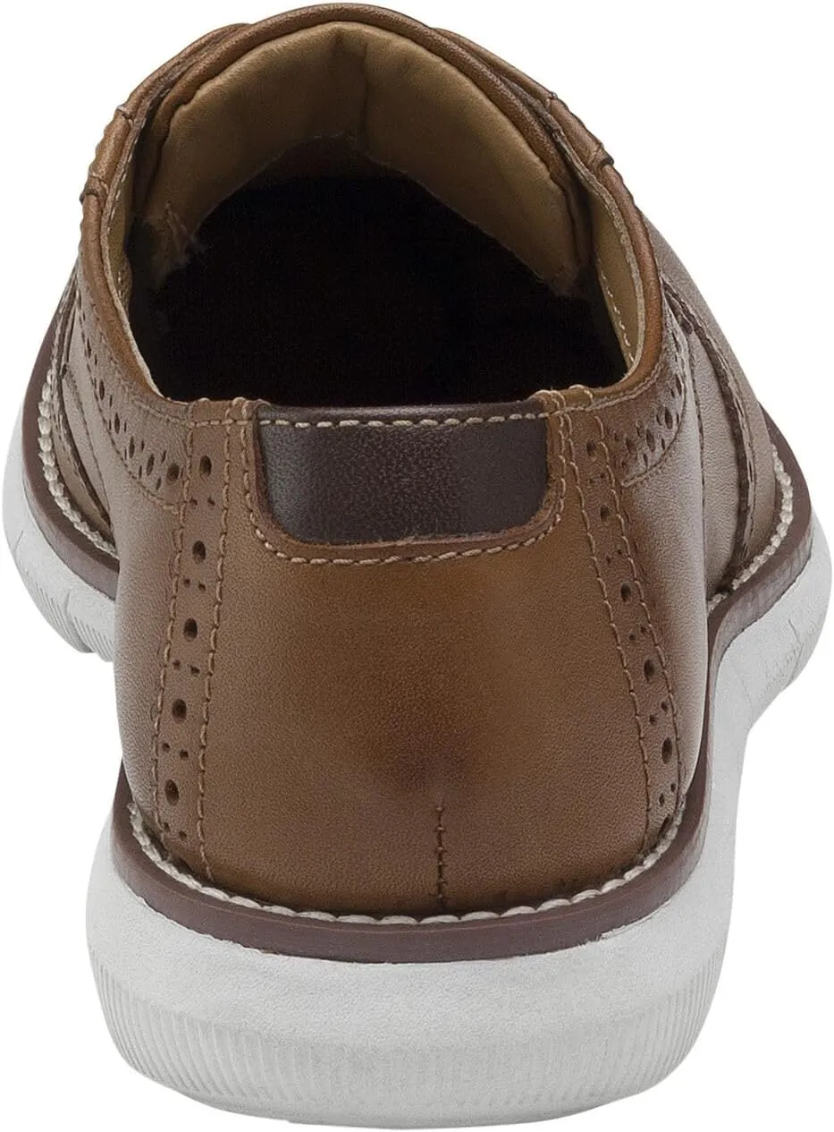 Johnston & Murphy Big Kid Holden Wingtip Boys Dress Casual Lace-Up Shoe