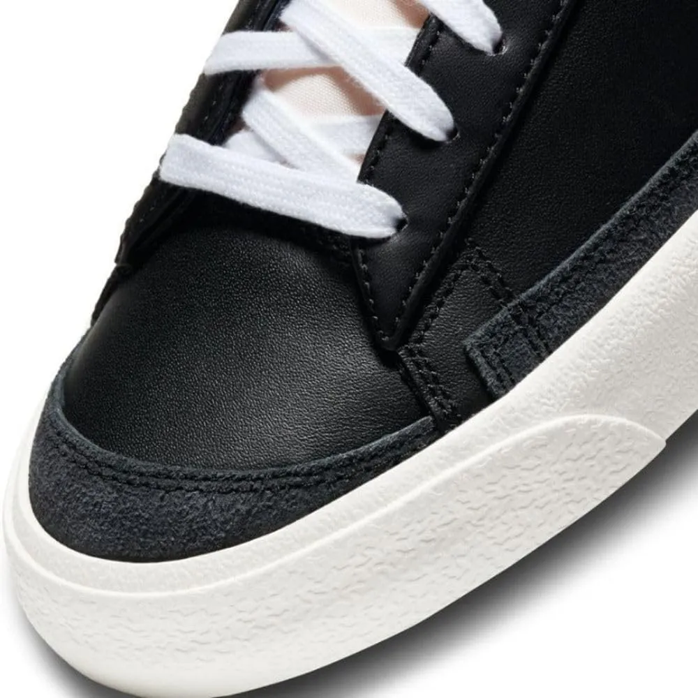 Nike Men's Classic Basketball Shoe