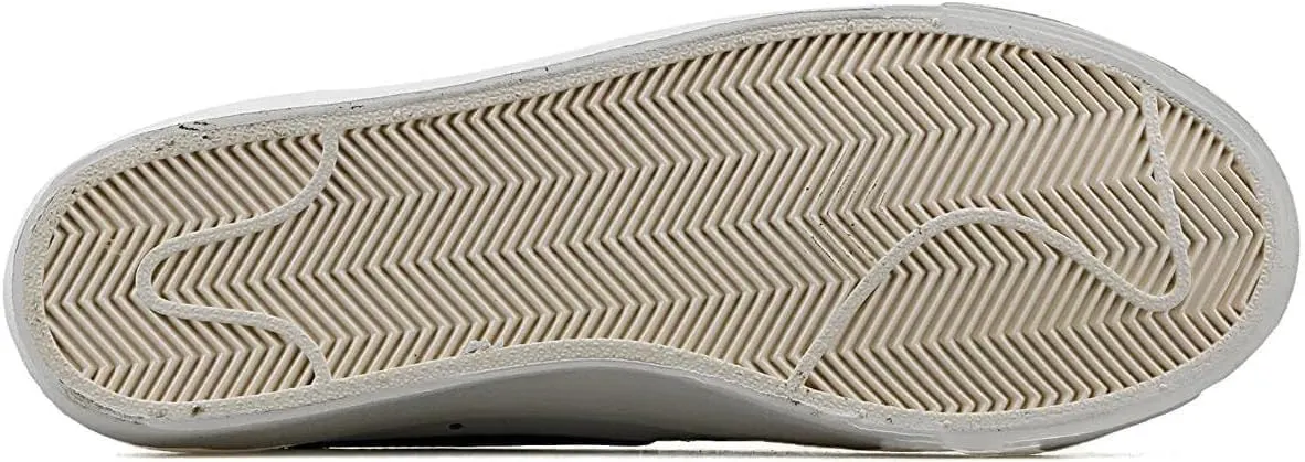 Nike Men's Classic Basketball Shoe