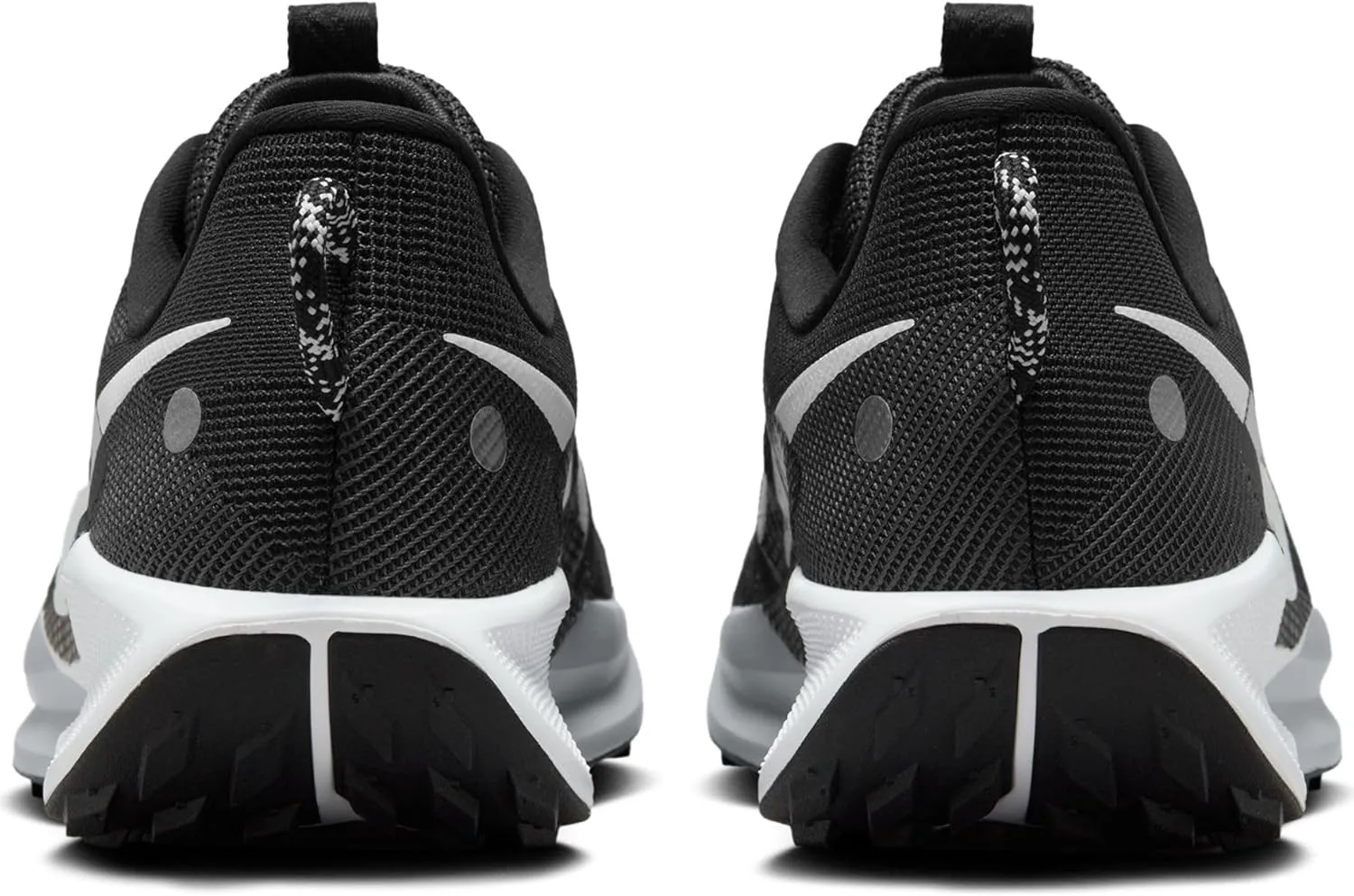 Nike Men's Pegasus Trail 5 Sneaker