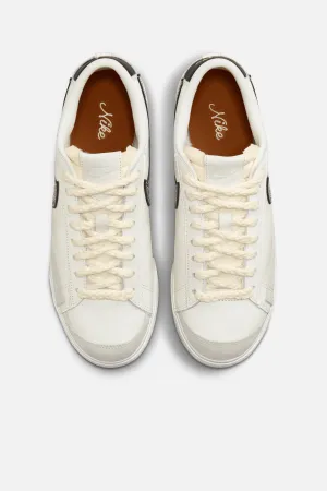 Nike | Nike Blazer Low Platform | Sail/Black-Gum Med Brown