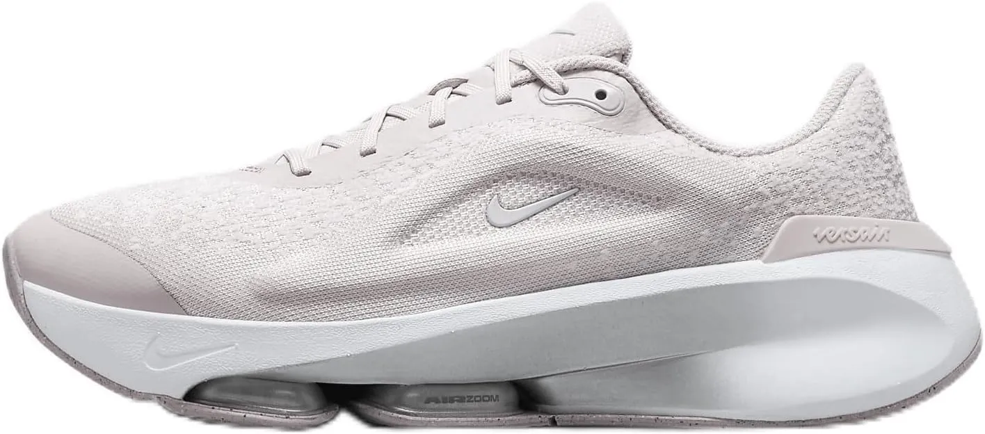 Nike Versair Women's Workout Shoes (DZ3547-004, Platinum Violet/White/Light Violet Ore/Metallic Platinum) Size 8.5