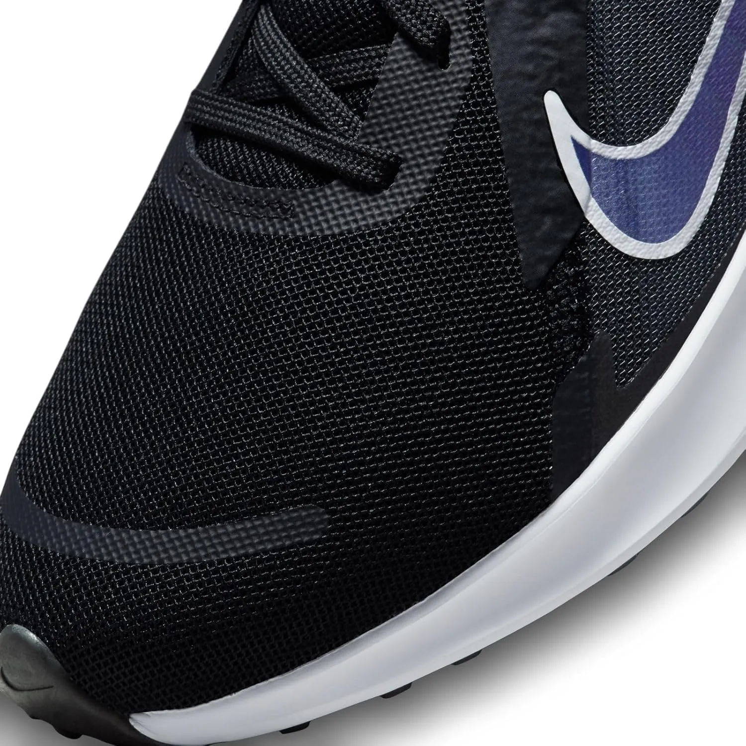 Nike Women's Quest 5 Sneaker