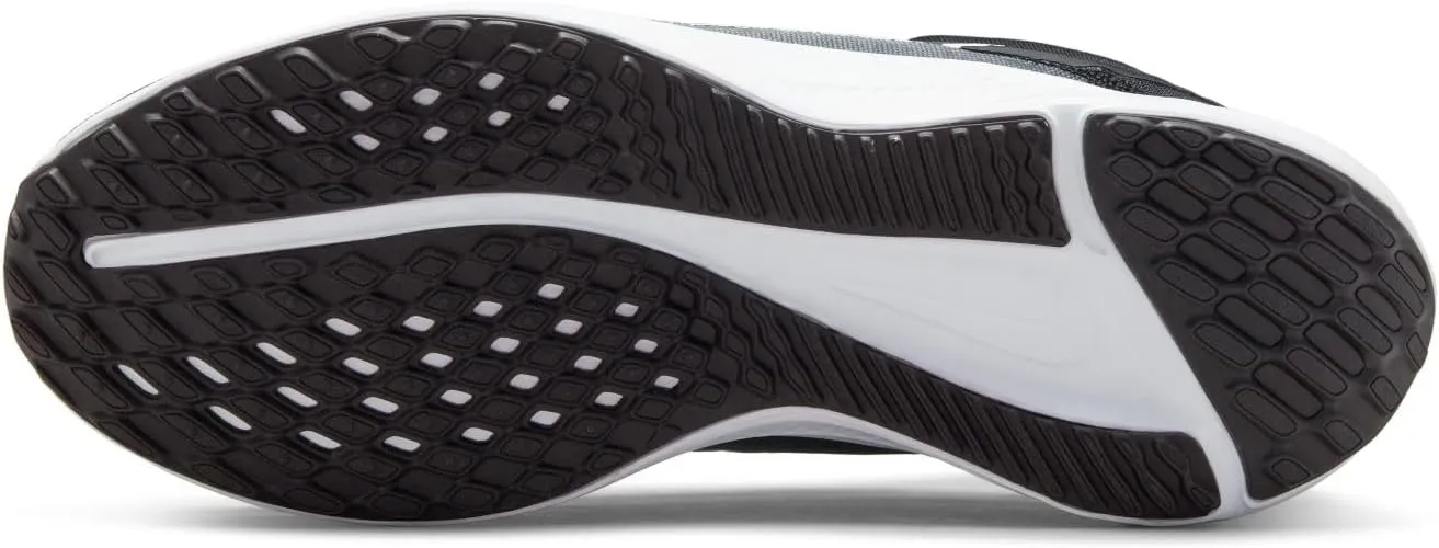 Nike Women's Quest 5 Sneaker