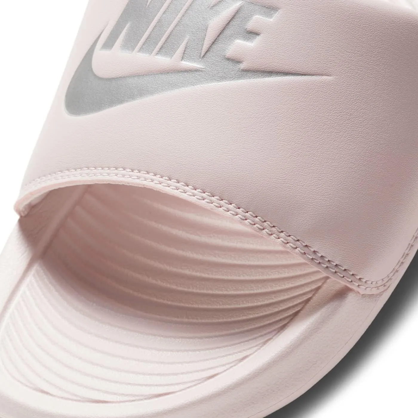 NIKE Women's Slipper