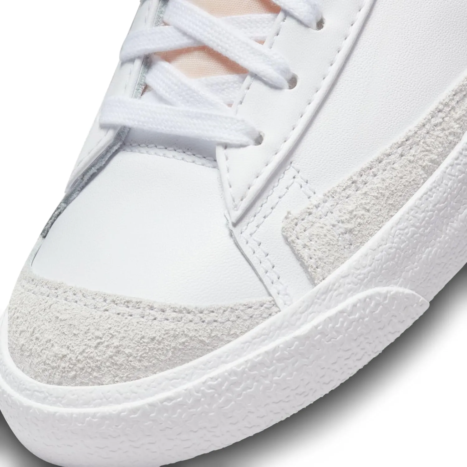 Nike Women's Sneaker, Medium