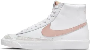 Nike Women's Sneaker, Medium