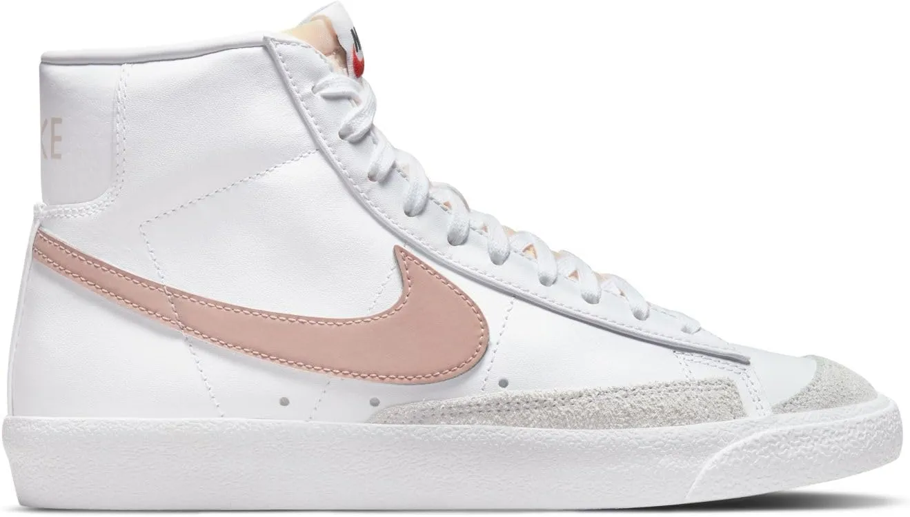 Nike Women's Sneaker, Medium