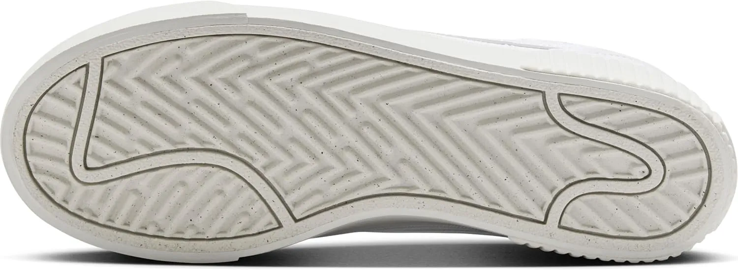 NIKE Women's Sneaker
