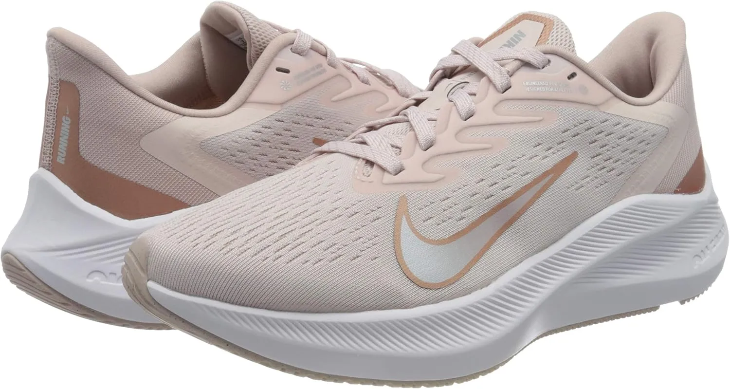 NIKE Women's Sneaker