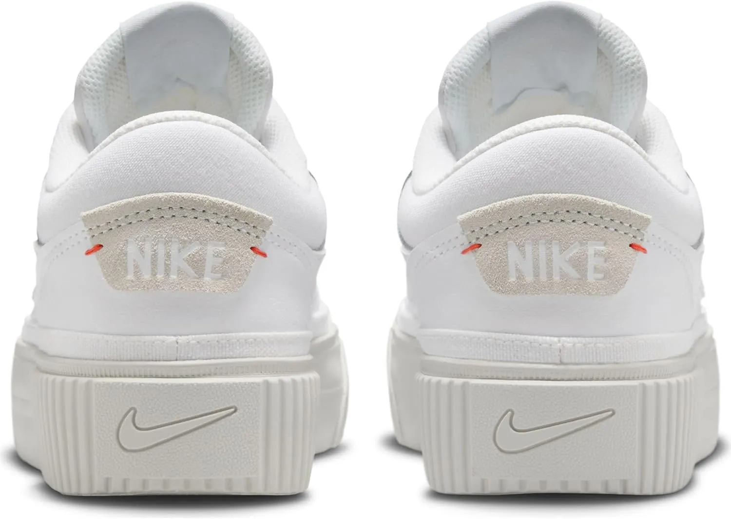 NIKE Women's Sneaker