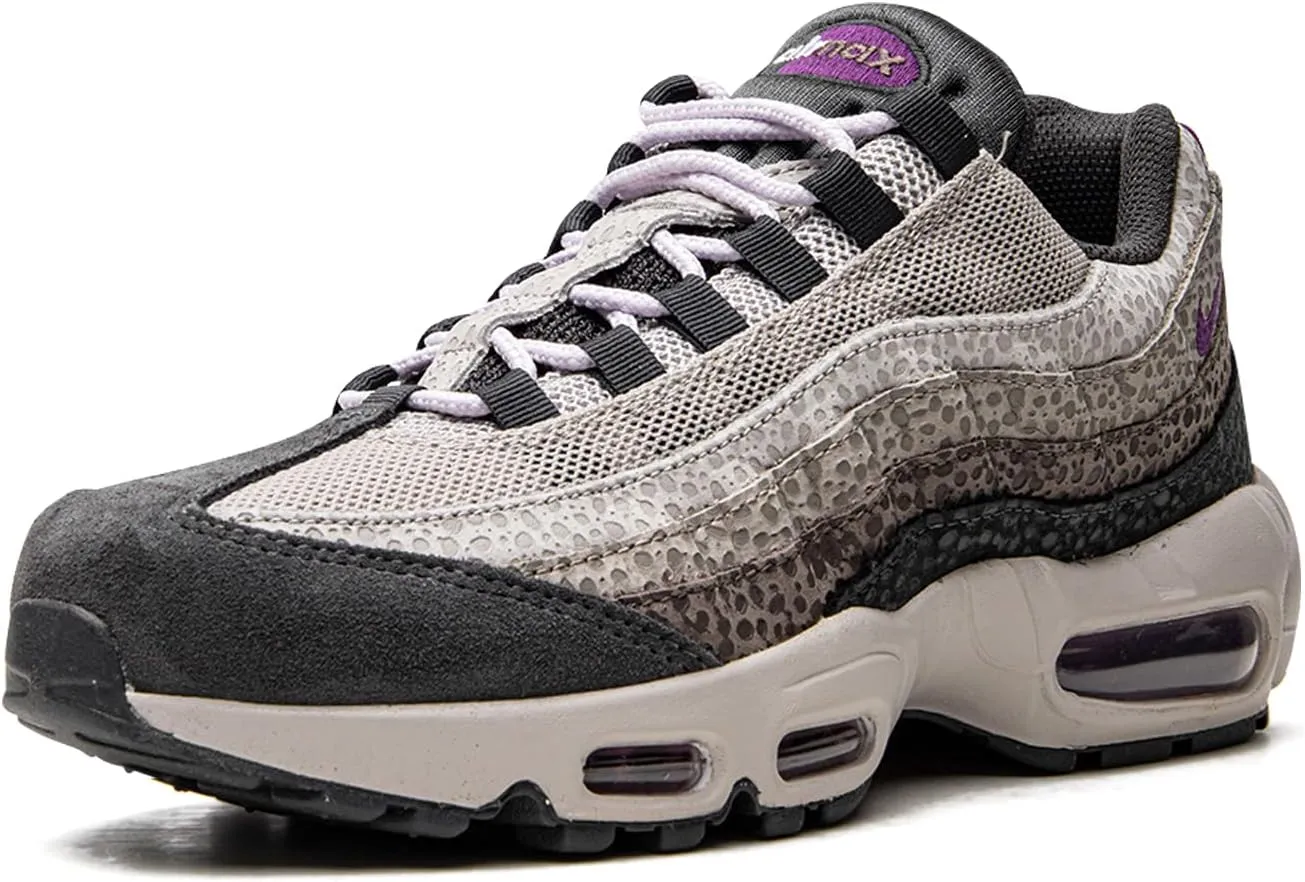 NIKE Women's Sneaker