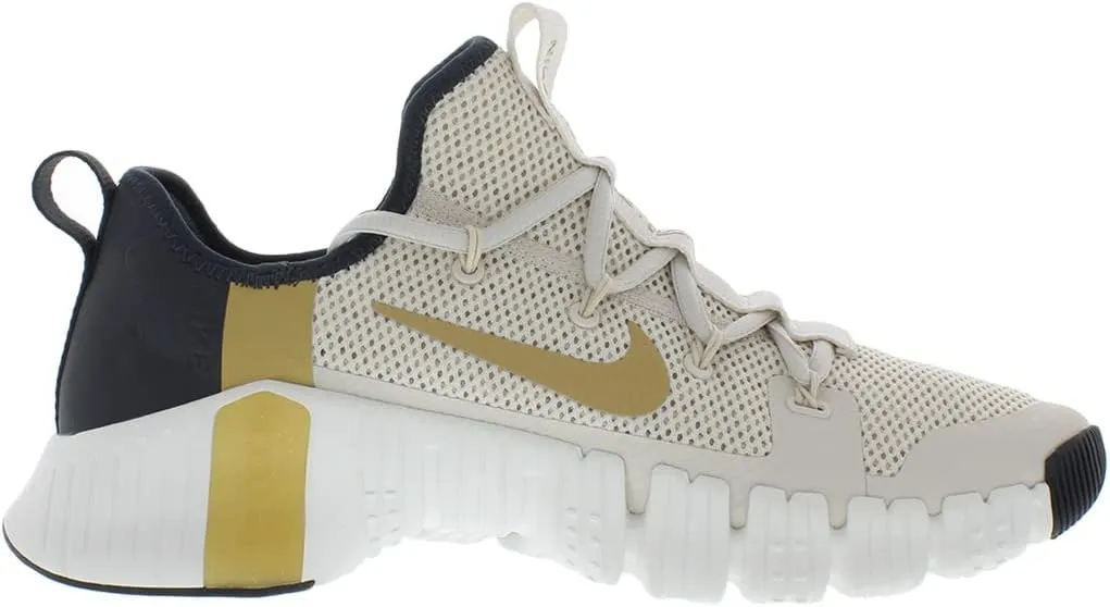 NIKE Women's Sneaker