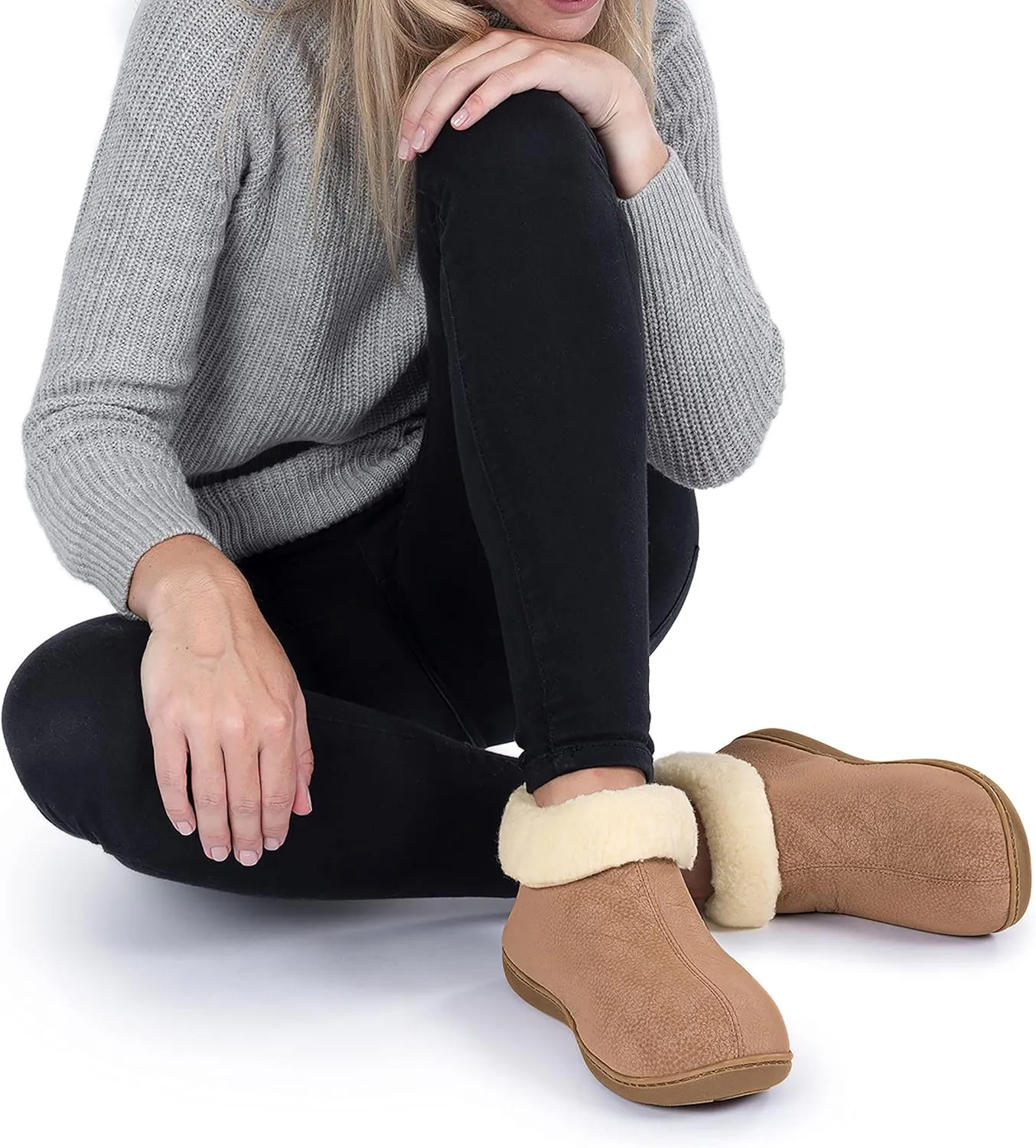 RockDove Women's Sierra Faux Leather Bootie Slipper