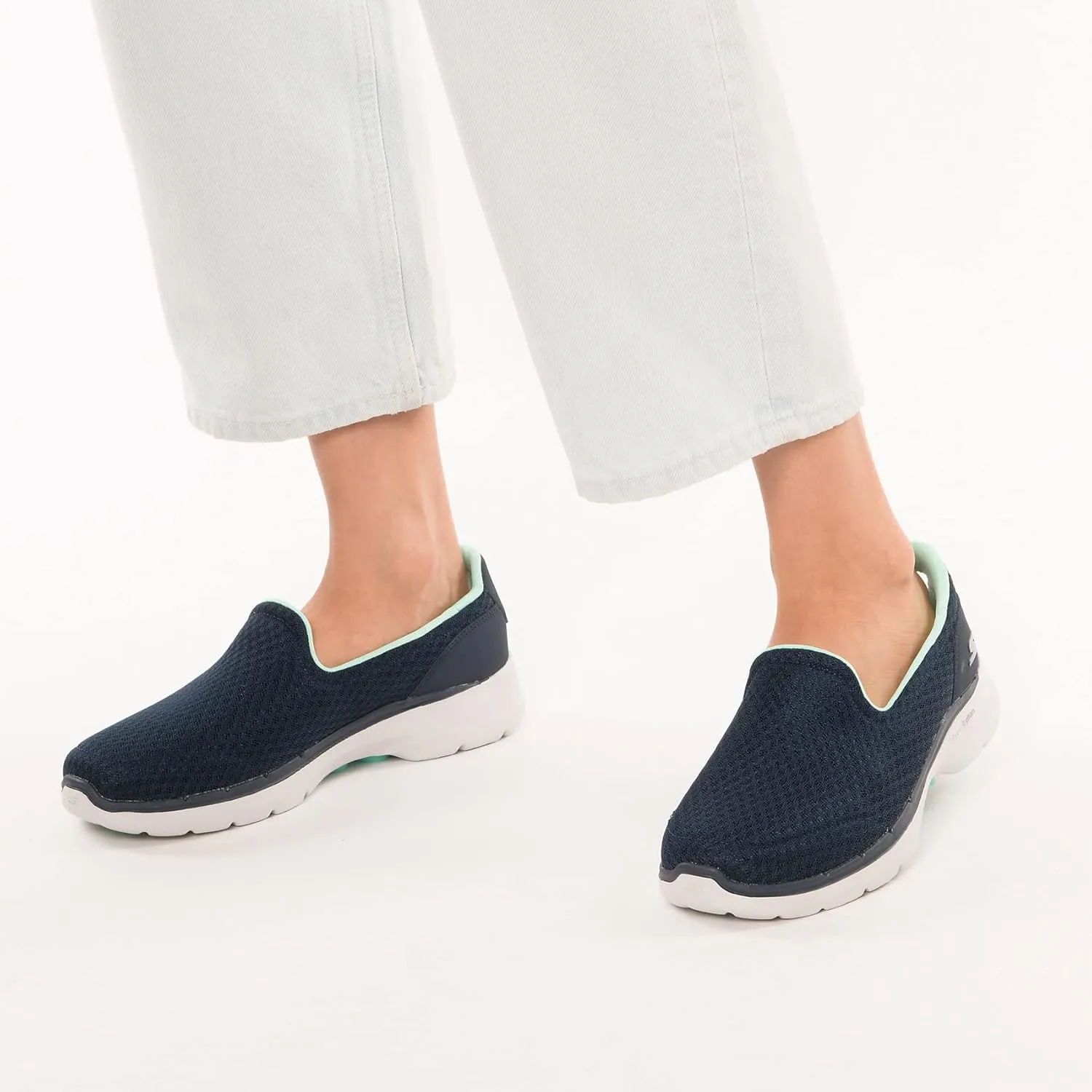 Skechers Women's Go Walk 6-Big Splash Sneaker