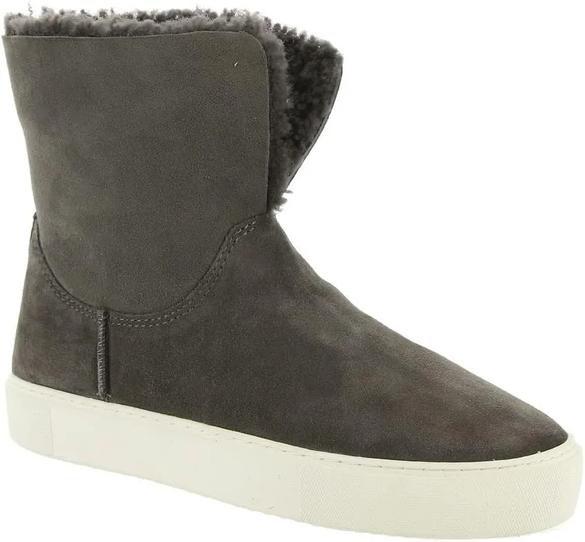 UGG Women's Lynus Sneaker