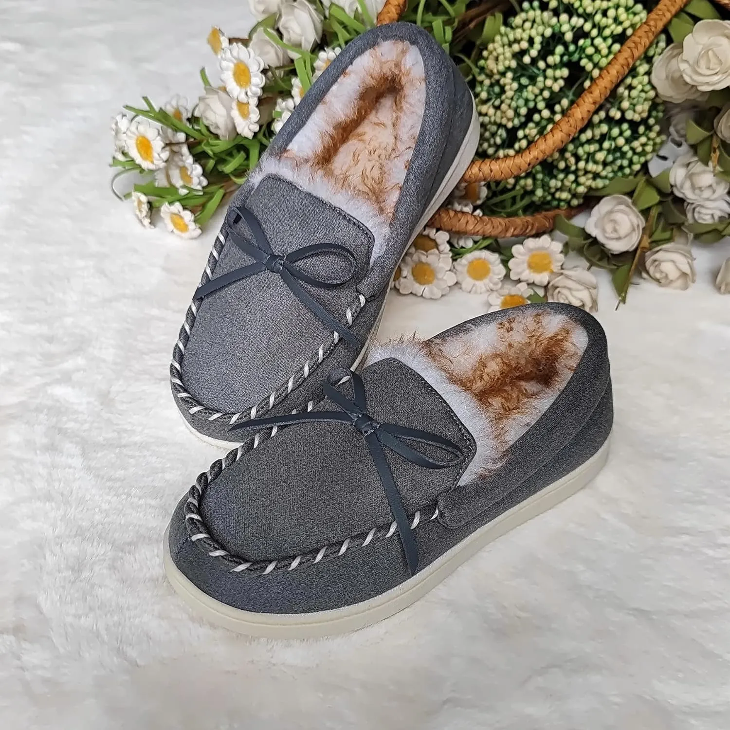 VONMAY Kids Slippers Boys Girls Moccasins House Shoes with Comfy Faux Fur Lining Memory Foam Slipper