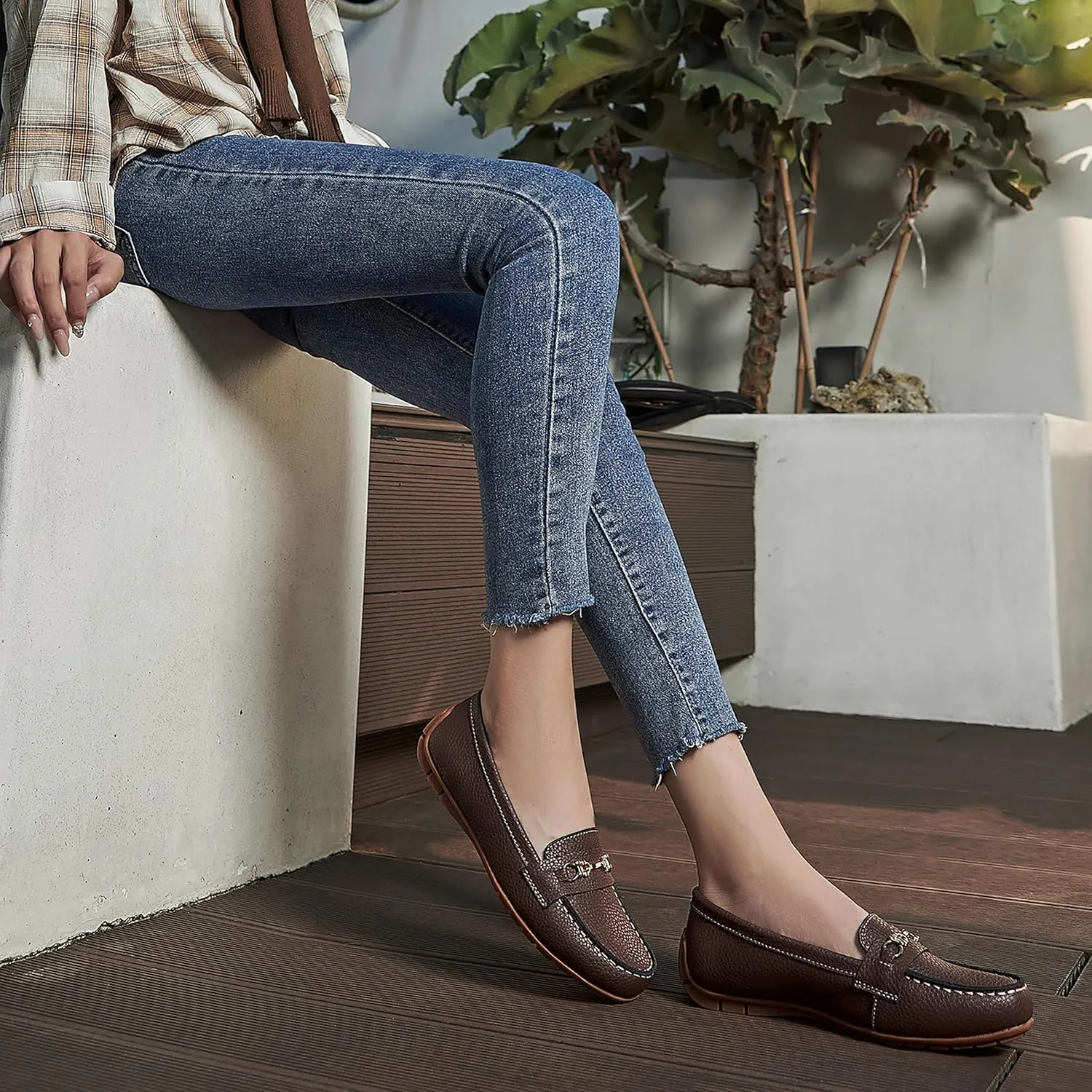 Women's Comfortable & Lightweight Leather Loafers Slip-Ons Driving Mocs Walking Shoes Cute Business Casual Dress Shoes Work Flats for Women