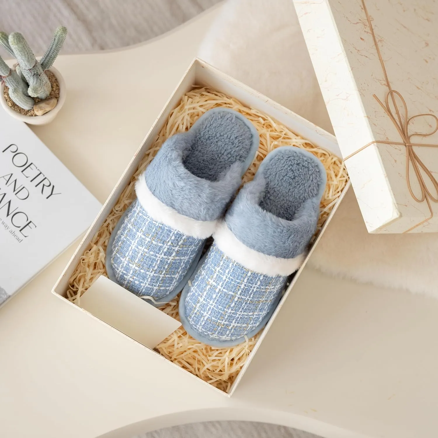 Women's Fuzzy Memory Foam Slippers Warm Gifts Trendy House Slippers Anti-Skid Rubber House Shoes for Women Mom Girlfriend Indoor Outdoor