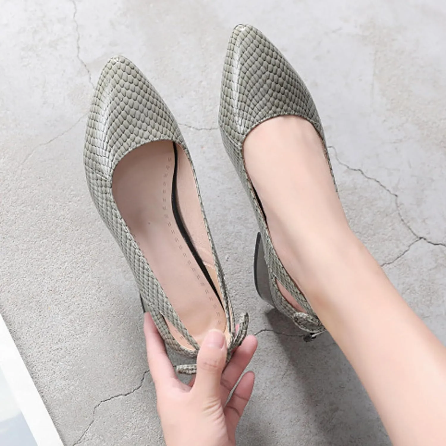 Women's Leather Printed Blocks Chunky Low Heel Pumps Elegant Closed Pointed Soft Sole Non-Slip Slip-On Low Heel Work Formal Shoes Business Wedding Pumps Bow Decoration
